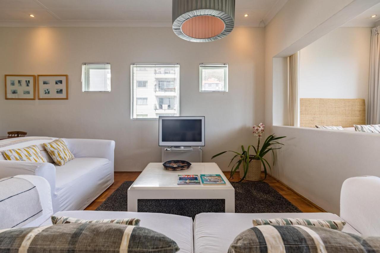 Portswood Mews - Chic White Studio Apartment Green Point Kapstaden Eksteriør billede