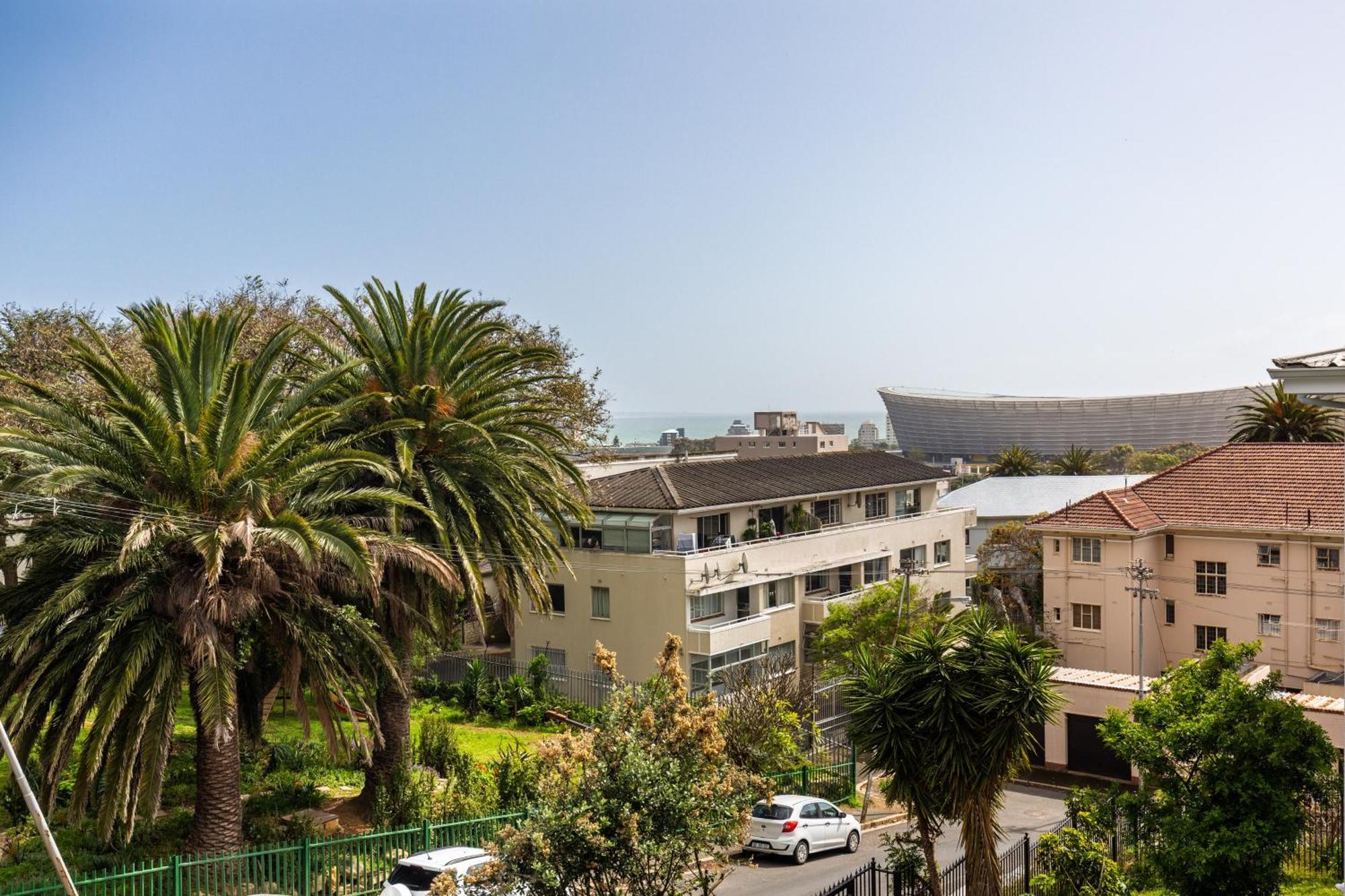 Portswood Mews - Chic White Studio Apartment Green Point Kapstaden Eksteriør billede