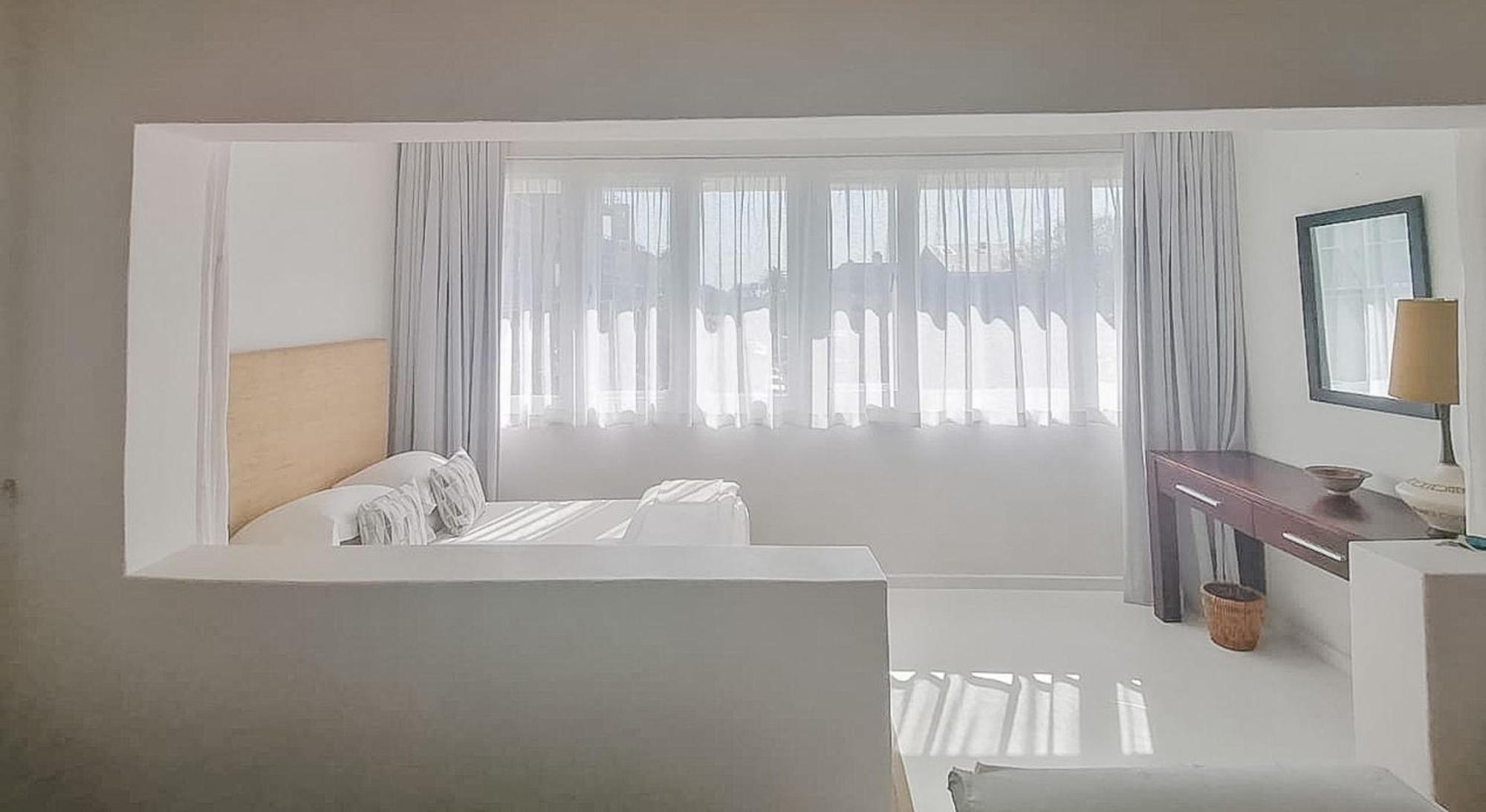 Portswood Mews - Chic White Studio Apartment Green Point Kapstaden Eksteriør billede